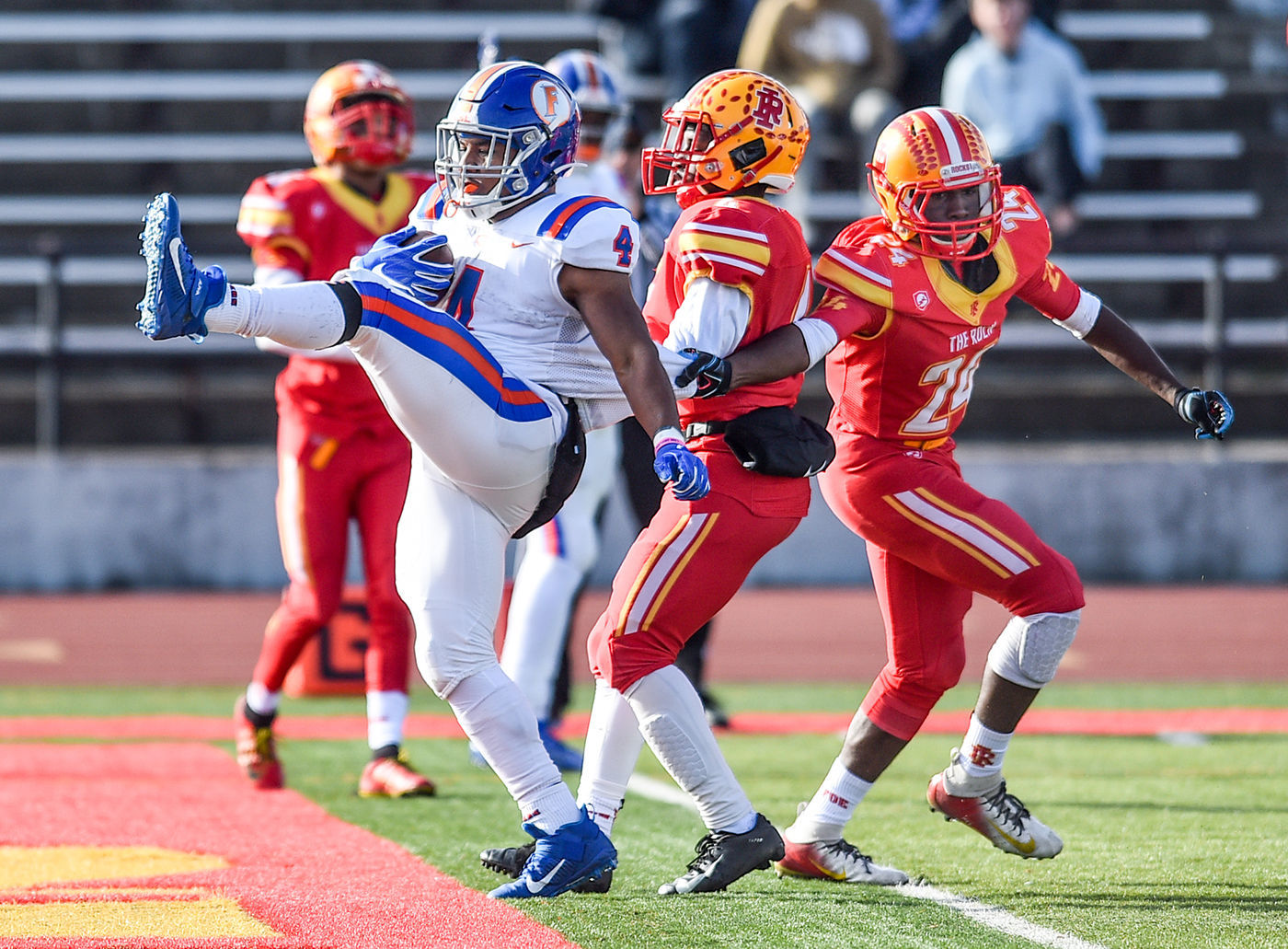 110919-mda-spt-rocky-football-002a.JPG